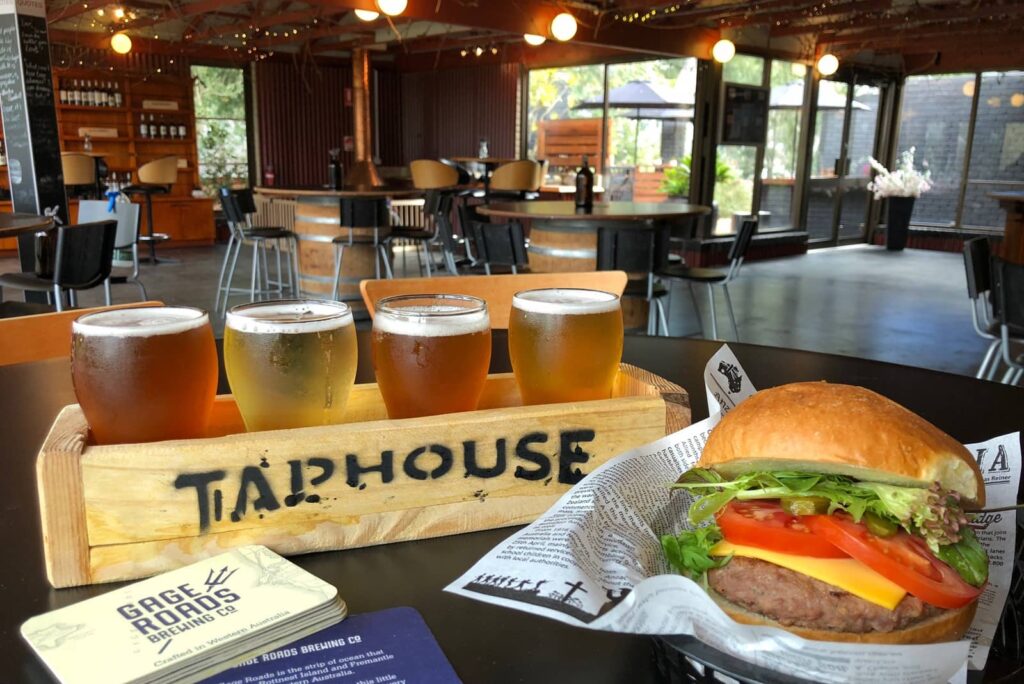 taphouse-table